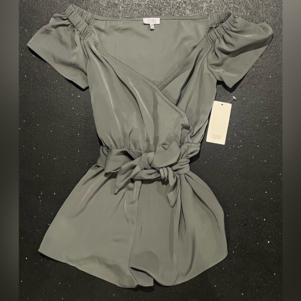 NWT Tobi Leah Off The Shoulder Wrap Romper Olive Green- Small